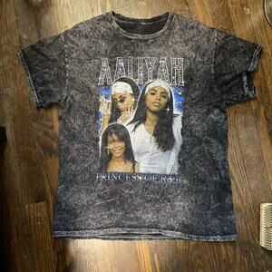 Aaliyah T-Shirt Size Small "Princess of R & B" Distressed Charcoal Grey Tee